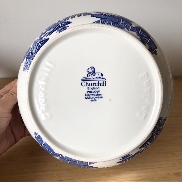 Vintage Churchill England Blue Willow Covered Casserole Serving Dish with Lid - Picture 9 of 13